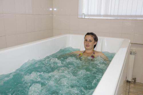 bath-therapy-2